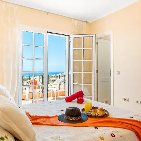 Villa Incredible Fuente, Ocean View, Heated Pool!